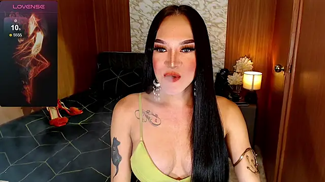 Show modela UnforgetableSupira na web-kameri