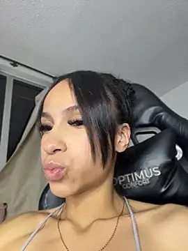 Czat XXX na żywo – Miaa_love6969