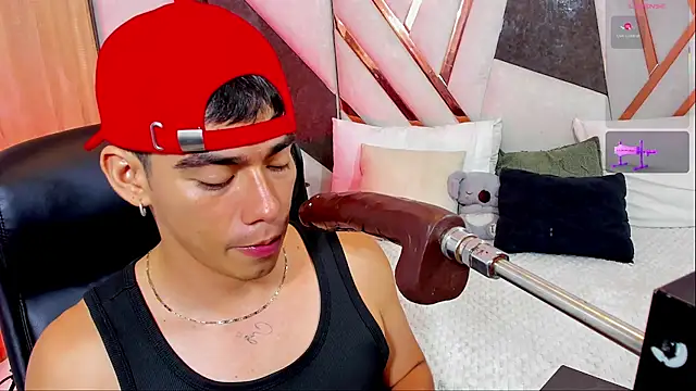 Show modela Alejandro_karter18 na web-kameri