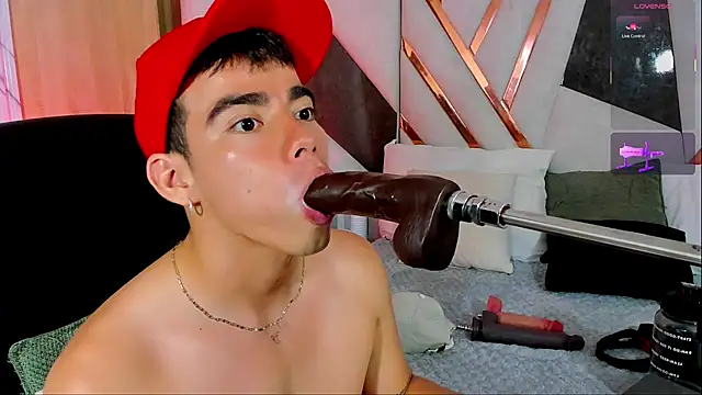 Alejandro_karter18: διαδικτυακό σόου στην κάμερα