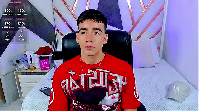 Show modela Alejandro_karter18 na web-kameri