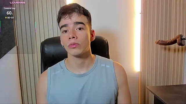 Alejandro_karter18's Webcam Show
