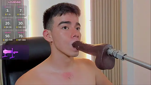 Show modela Alejandro_karter18 na web-kameri