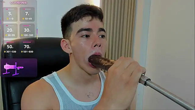 Alejandro_karter18's Webcam Show