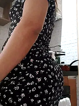 Barbara_Squirt_ 网络视讯表演