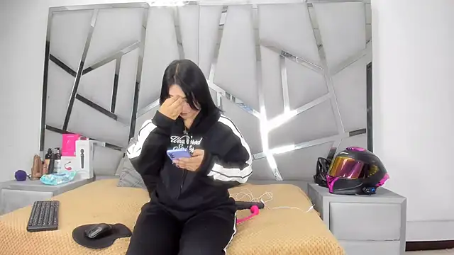 XXX chat uživo modela Catherinee69_x