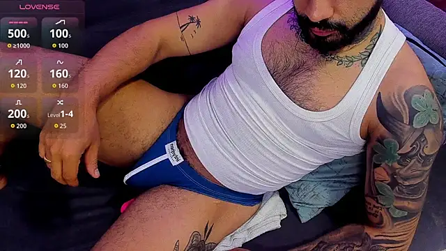 Show modela Hoot_tiger na web-kameri