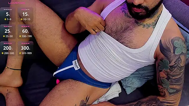 Hoot_tiger Show in webcam