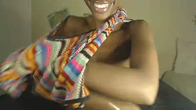 XXX chat uživo modela Blacktittiex02