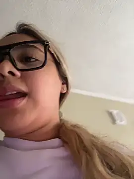 Chat XXX en directo de Miabonnett_