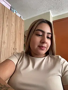 Miabonnett_ লাইভ XXX চ্যাট