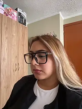 Miabonnett_'s Live XXX Chat