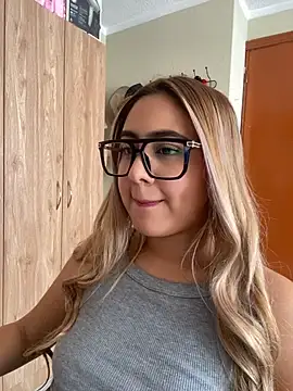Chat +18 de Miabonnett_ ao vivo
