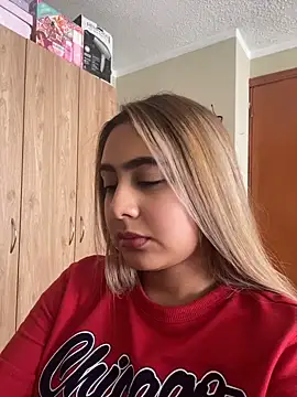 Miabonnett_: онлайн-секс-чат