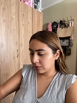 Chat +18 de Miabonnett_ ao vivo