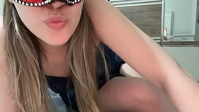 34x1Isabel34's Live XXX Chat