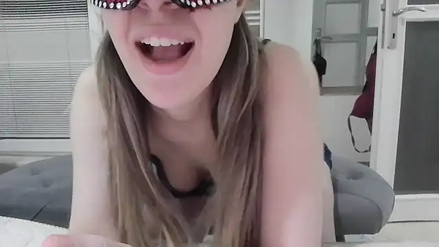34x1Isabel34's Live XXX Chat