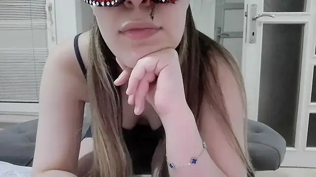 34x1Isabel34's Live XXX Chat