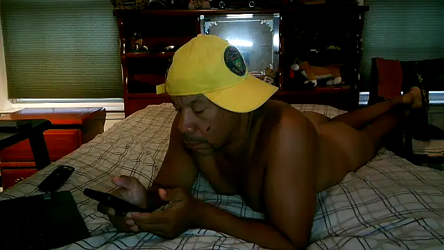 pimpdaddy4ever Show in webcam