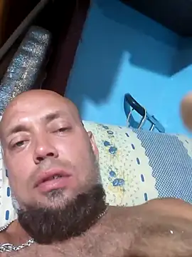 Show modela Amid7 na web-kameri