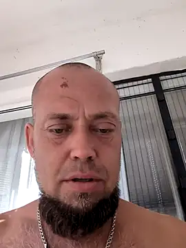Show modela Amid7 na web-kameri