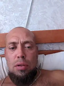 Show modela Amid7 na web-kameri