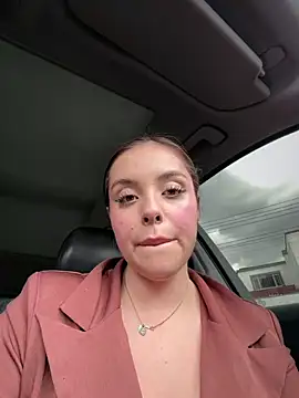 Alirawrz Show in webcam