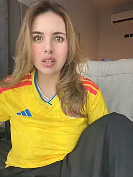 Alirawrz webcam show