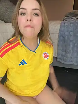 Alirawrz Show in webcam