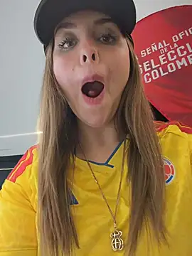 Alirawrz Show in webcam