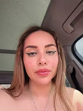 Alirawrz Show in webcam
