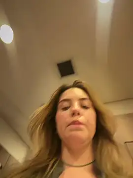 Alirawrz's Webcam Show