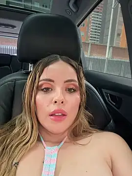 Alirawrz Show in webcam