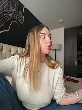 Alirawrz Chat XXX in diretta