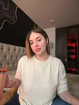 Alirawrz webkamerás műsora