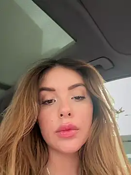 Chat XXX en directo de Alirawrz