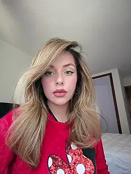 Alirawrz 网络视讯表演