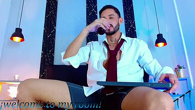Show modela Erick_Wall na web-kameri