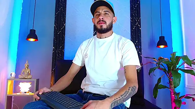 Show modela Erick_Wall na web-kameri