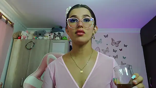 caroline_jonson 现场XXX聊天