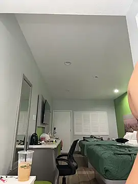 hotpinkangel Show in webcam