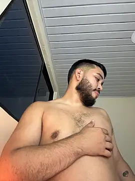 Show modela AlanDaviss na web-kameri