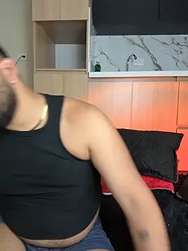 Show modela AlanDaviss na web-kameri