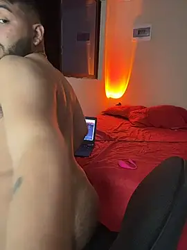 AlanDaviss Show in webcam