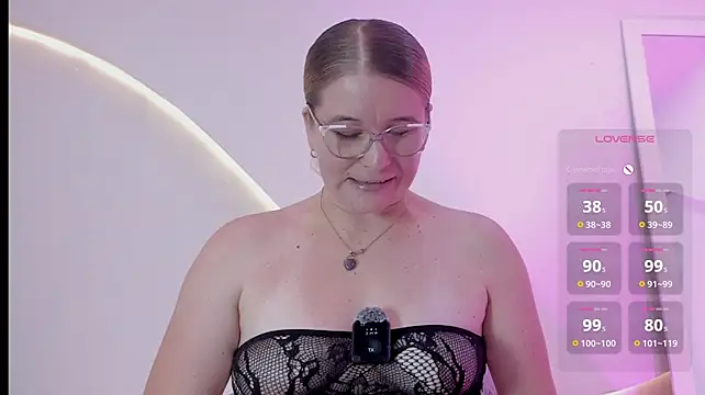 AllisonRoberts_'s Webcam Show