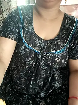 cutesana18 Adlı Modelin Canlı XXX Sohbeti