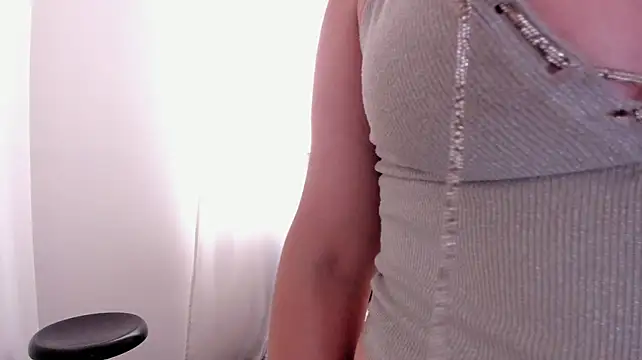 shayla_10 Adlı Modelin Web Kamerası Şovu