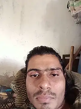 Show modela Yash_Sharma18 na web-kameri