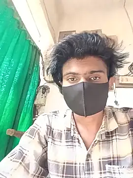 Pokazy przed kamerką – Yash_Sharma18