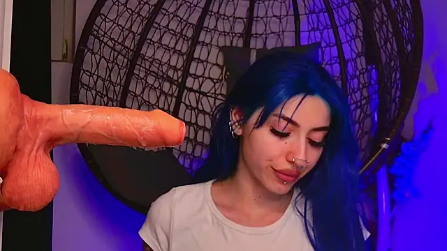 AriaVoss Show in webcam